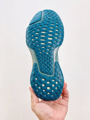 Nike Air Zoom X Invincible Run 3