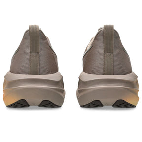 Asics NovaBlast 5 Luxe - Dourado/Marrom