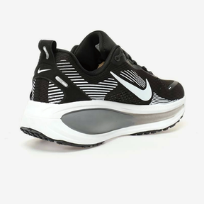 Nike Vomero 18 - Preto/Branco/Cinza