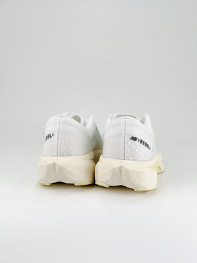 New Balance Rebel V4
