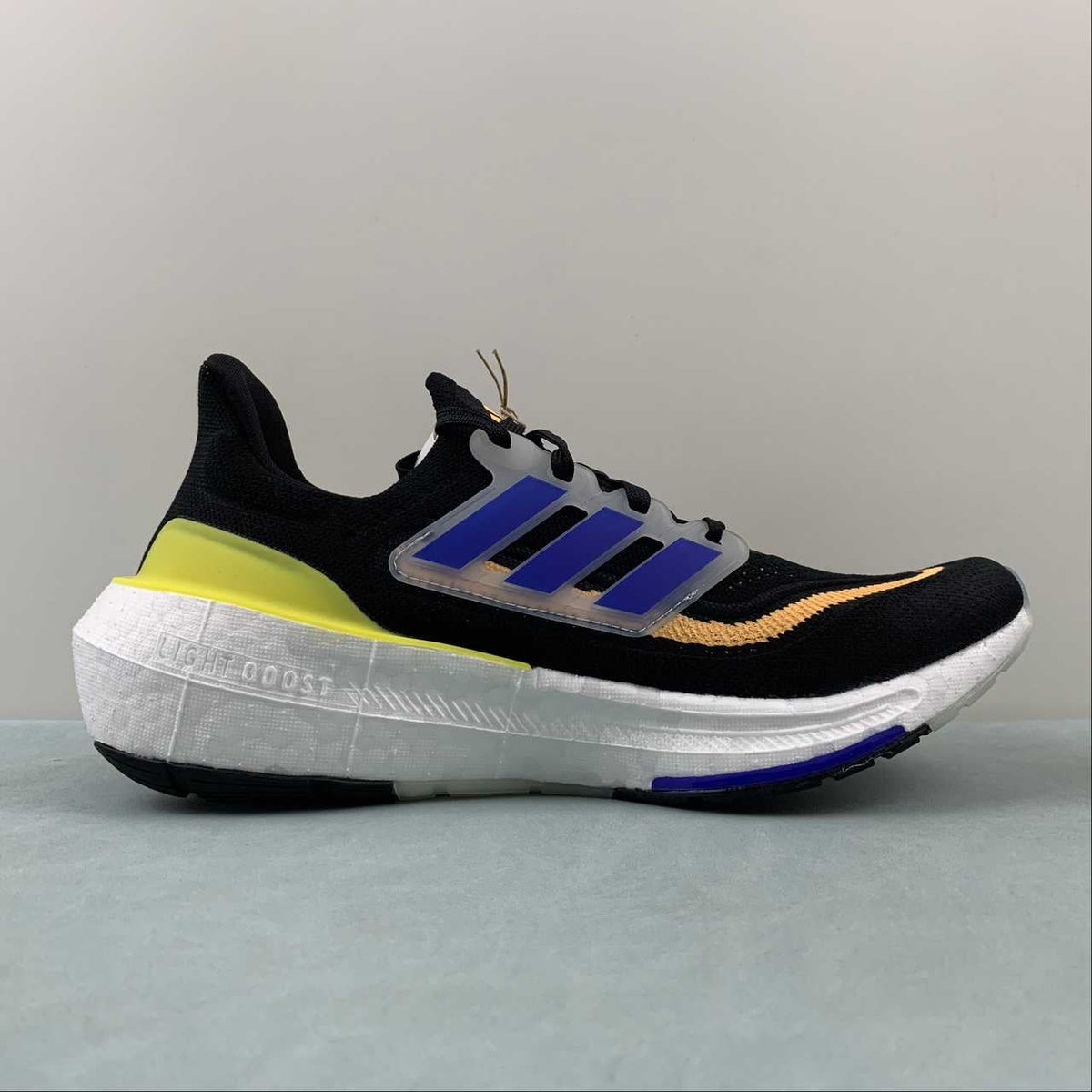 Adidas Ultraboost Light 23