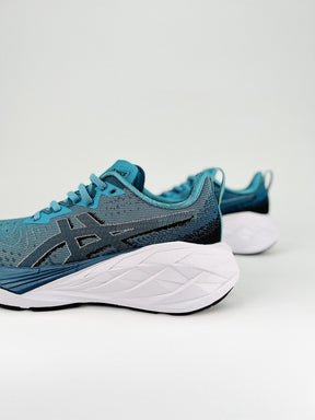 Asics Novablast 4