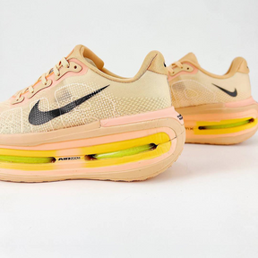 Nike Vomero Premium - Laranja/Preto