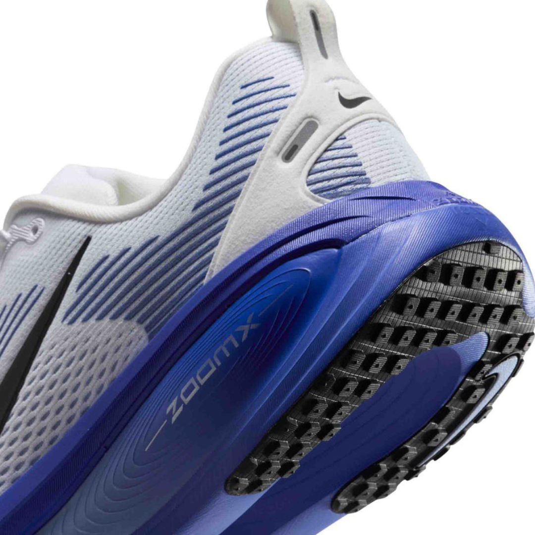 Nike Vomero 18 - Branco/Azul Marinho