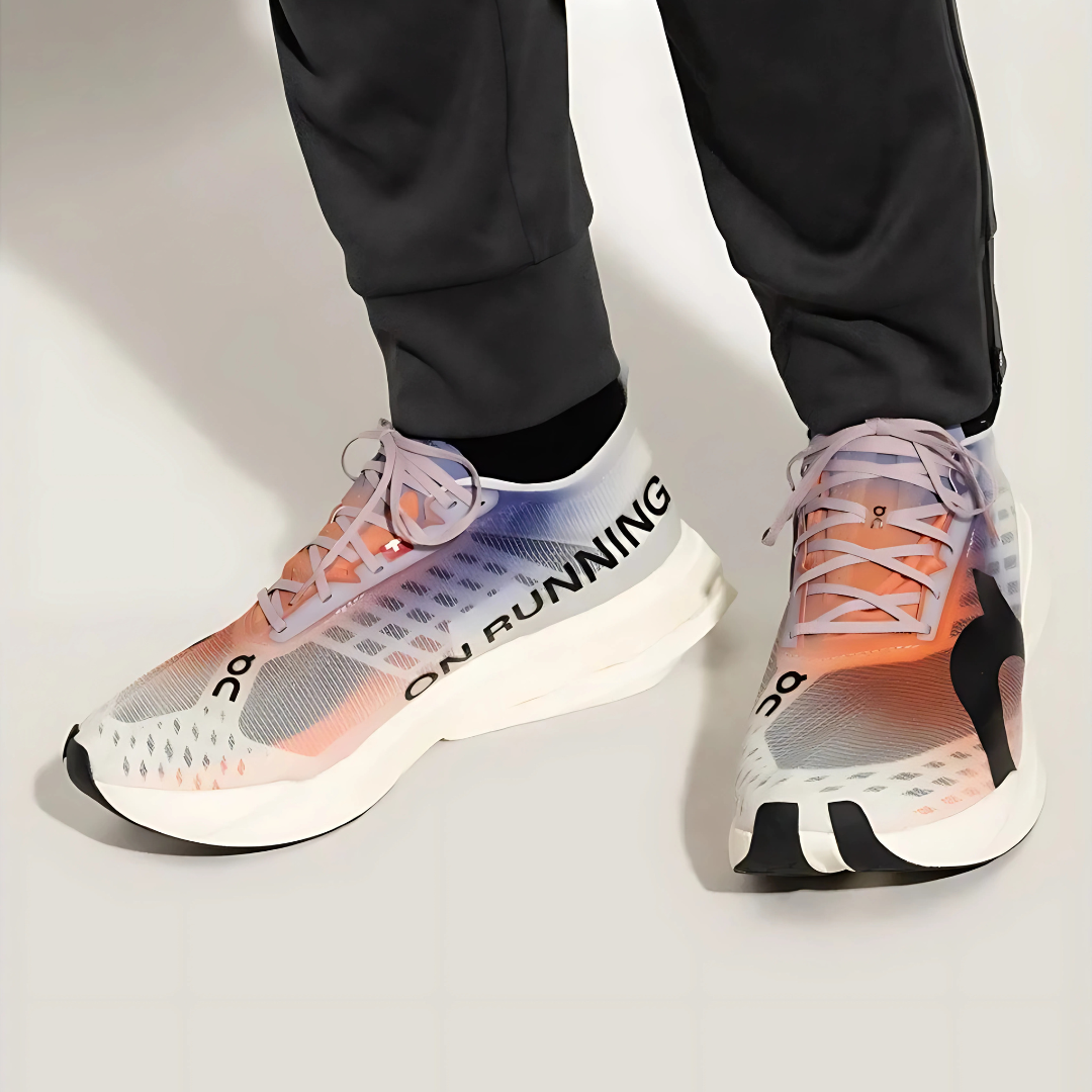 On Running Cloudboom Strike - White/Flame