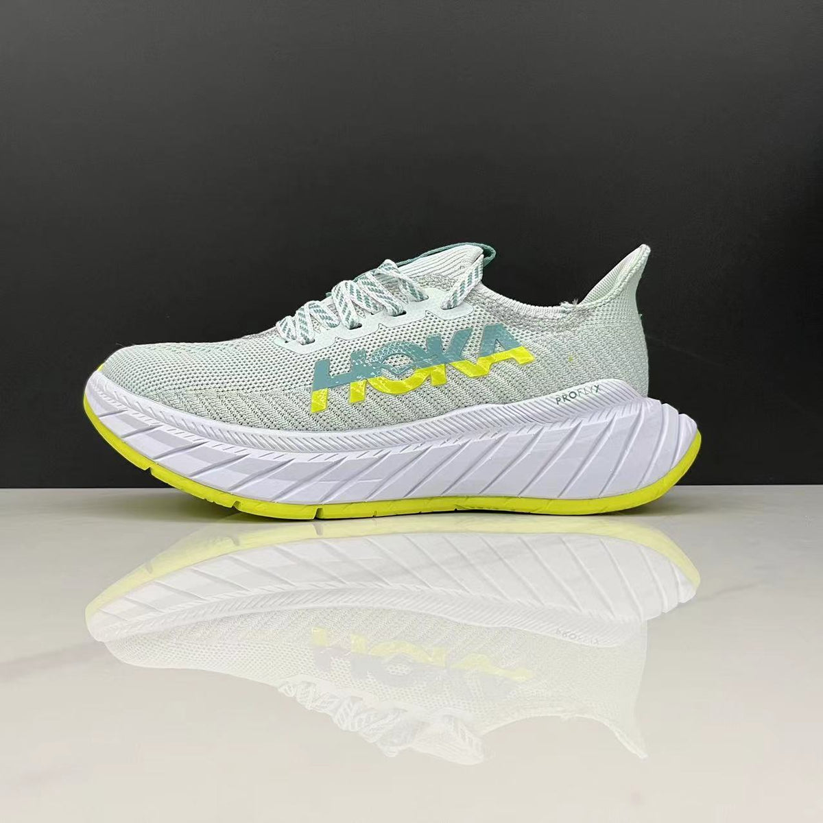 Hoka Carbon X3