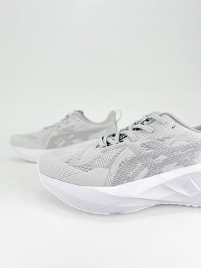 Asics Novablast 5