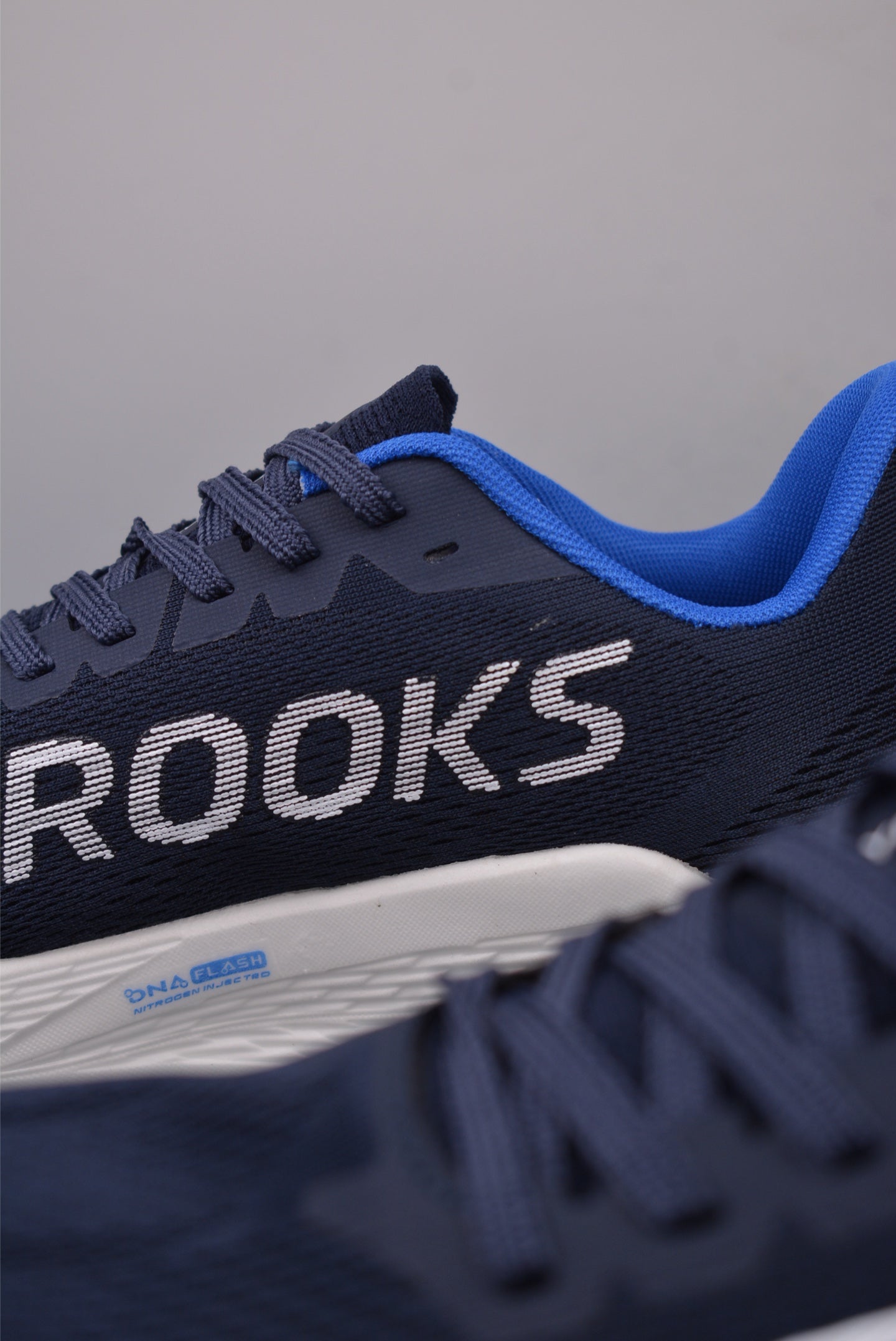 Brooks Hyperion Max