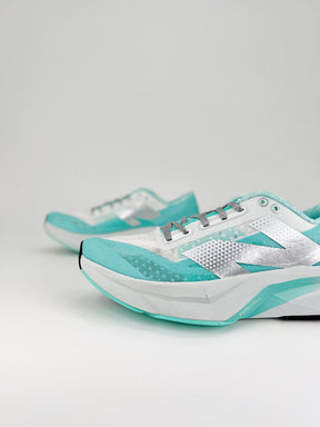New Balance Rebel V4