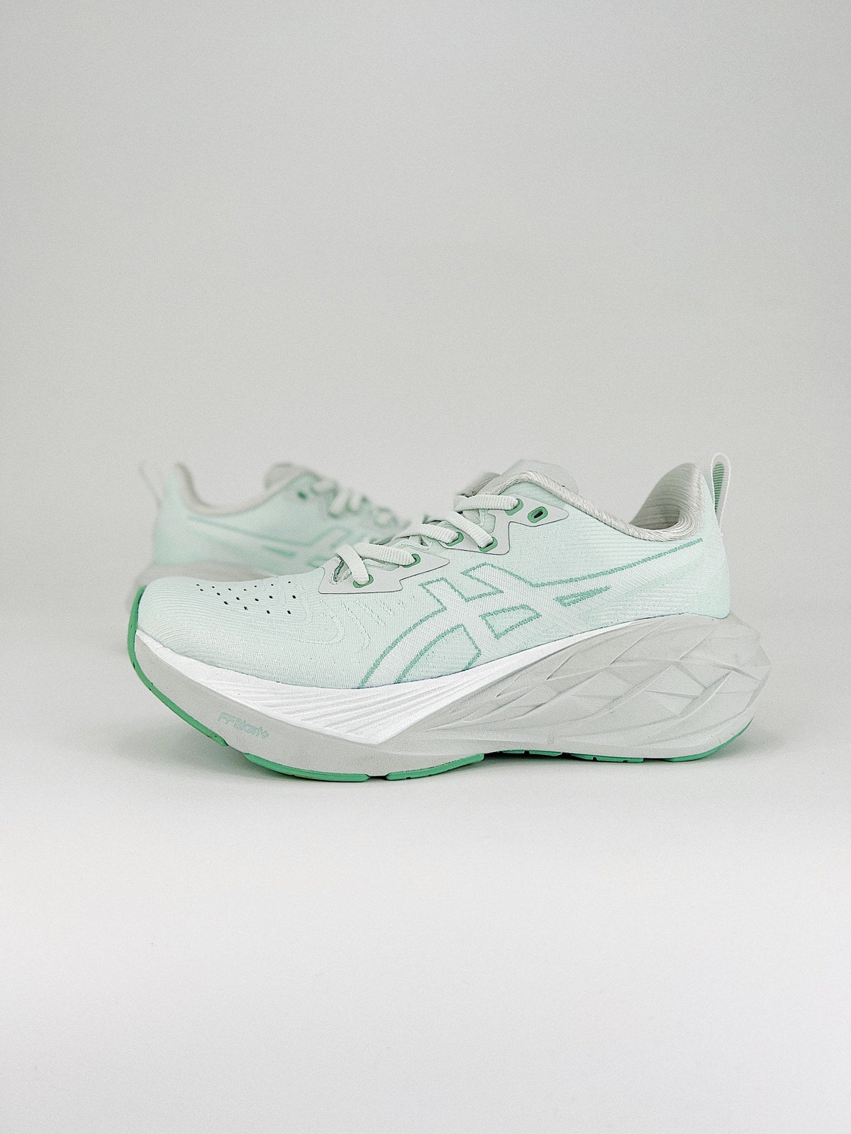 Asics Novablast 4