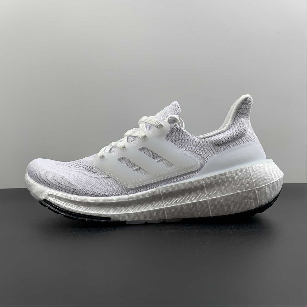 Adidas Ultraboost Light 23