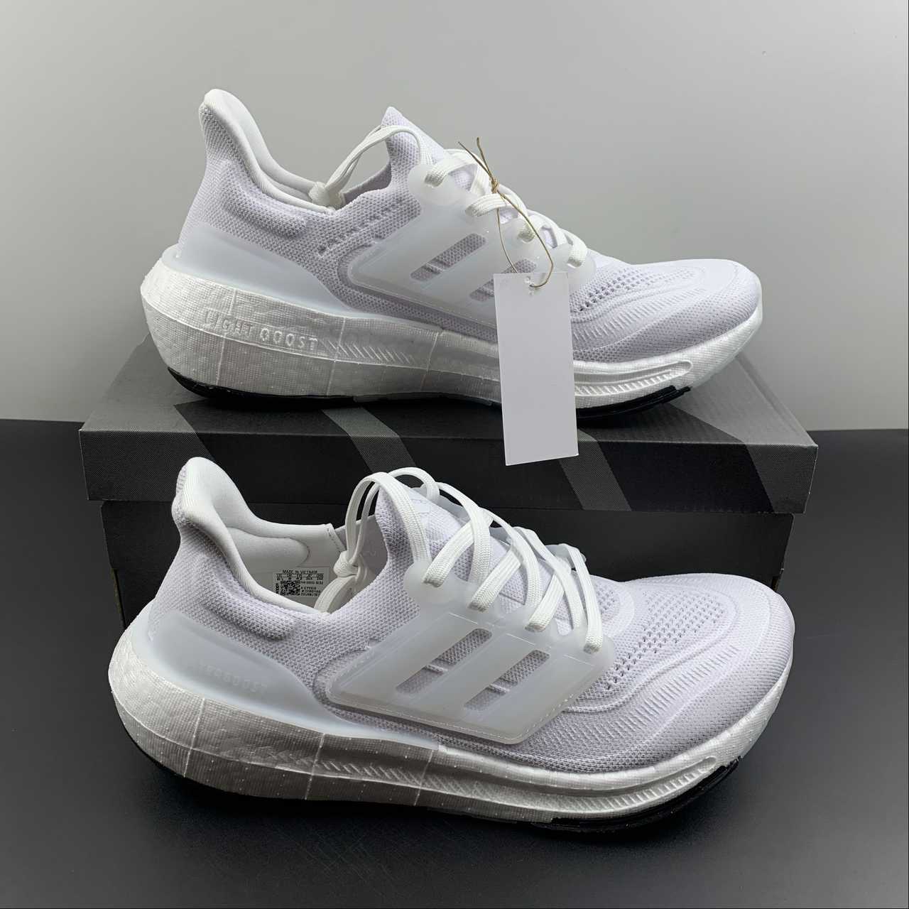 Adidas Ultraboost Light 23