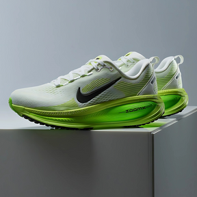 Nike Vomero 18 - Branco/Verde