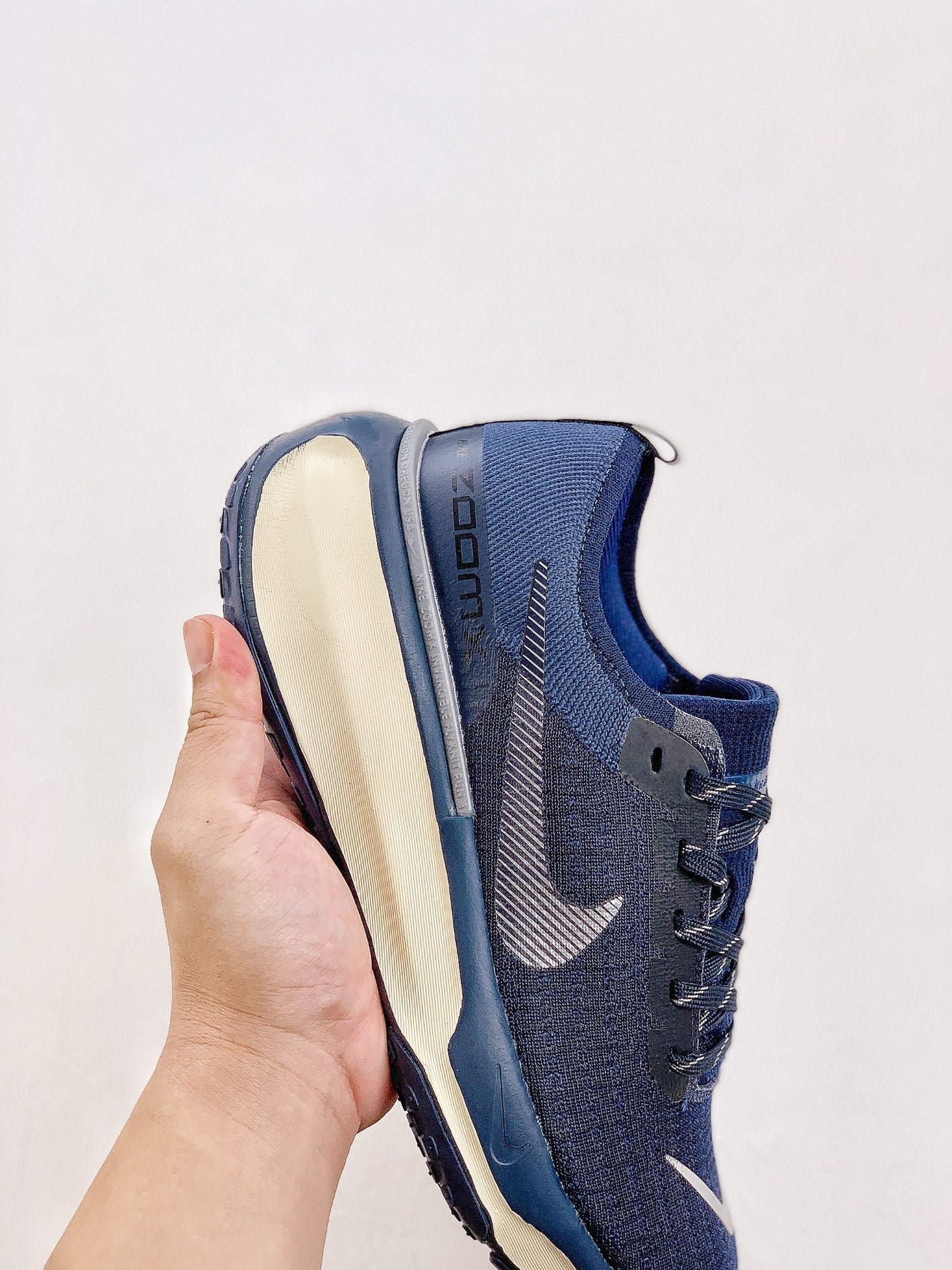 Nike Air Zoom X Invincible Run 3