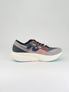 New Balance Rebel V4
