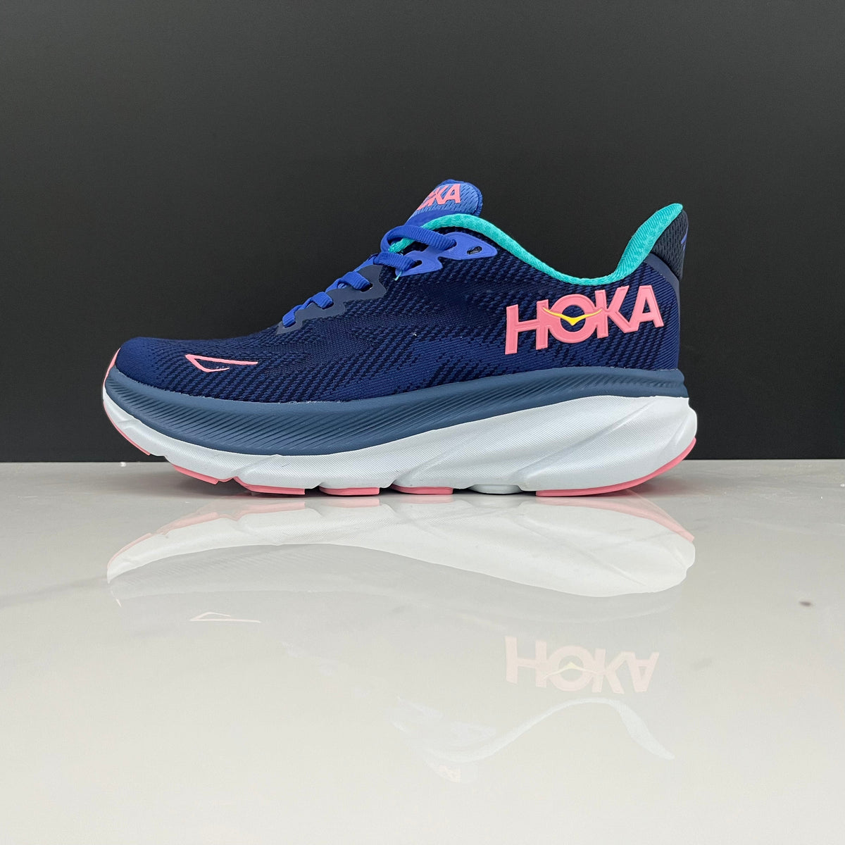 Hoka Clifton 9