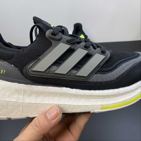Adidas Ultraboost Light 23