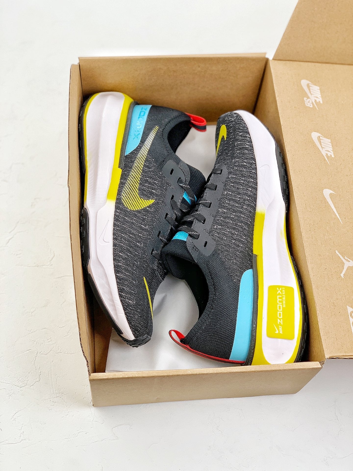 Nike Air Zoom X Invincible Run 3