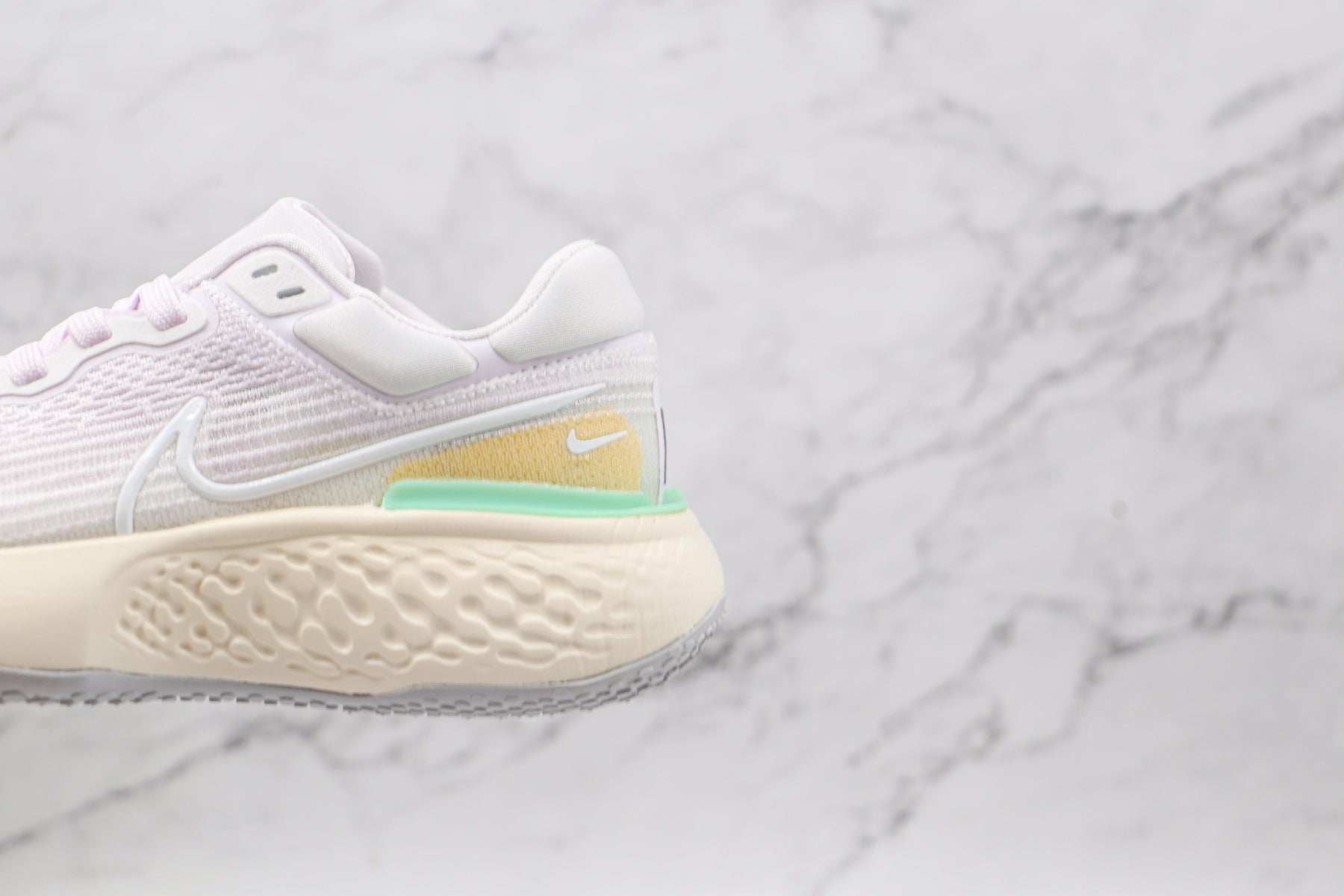 Nike Air ZoomX Invencible Run FK
