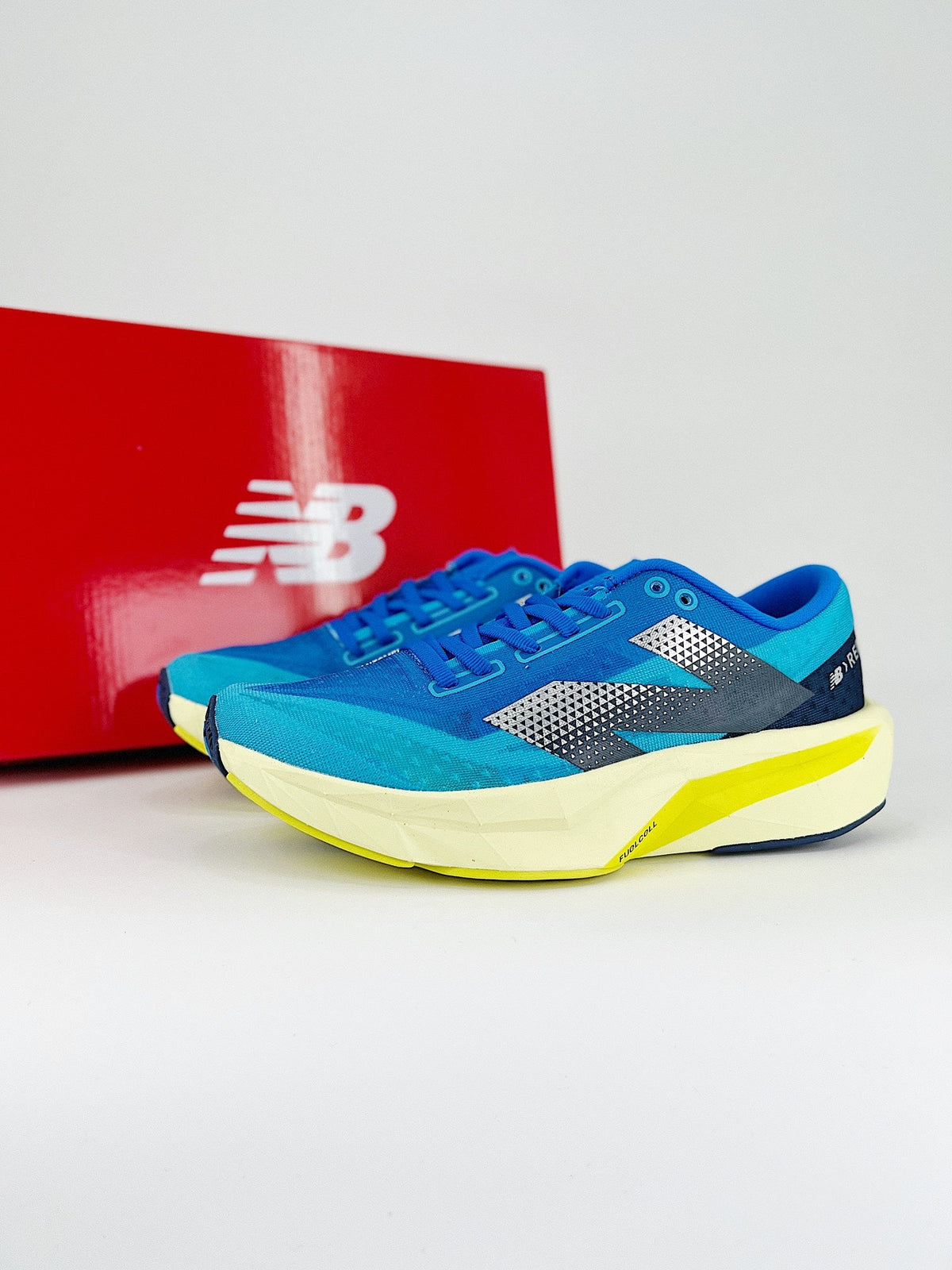 New Balance Rebel V4