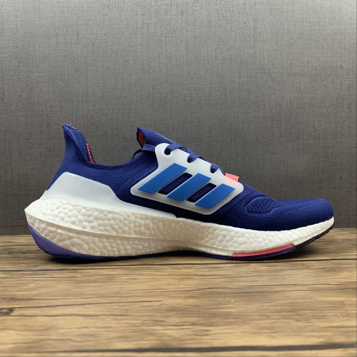 Adidas Ultraboost 22