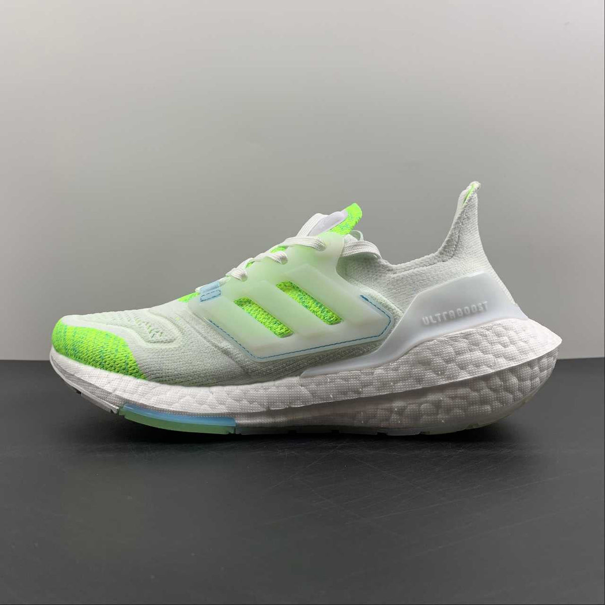 Adidas Ultraboost 22