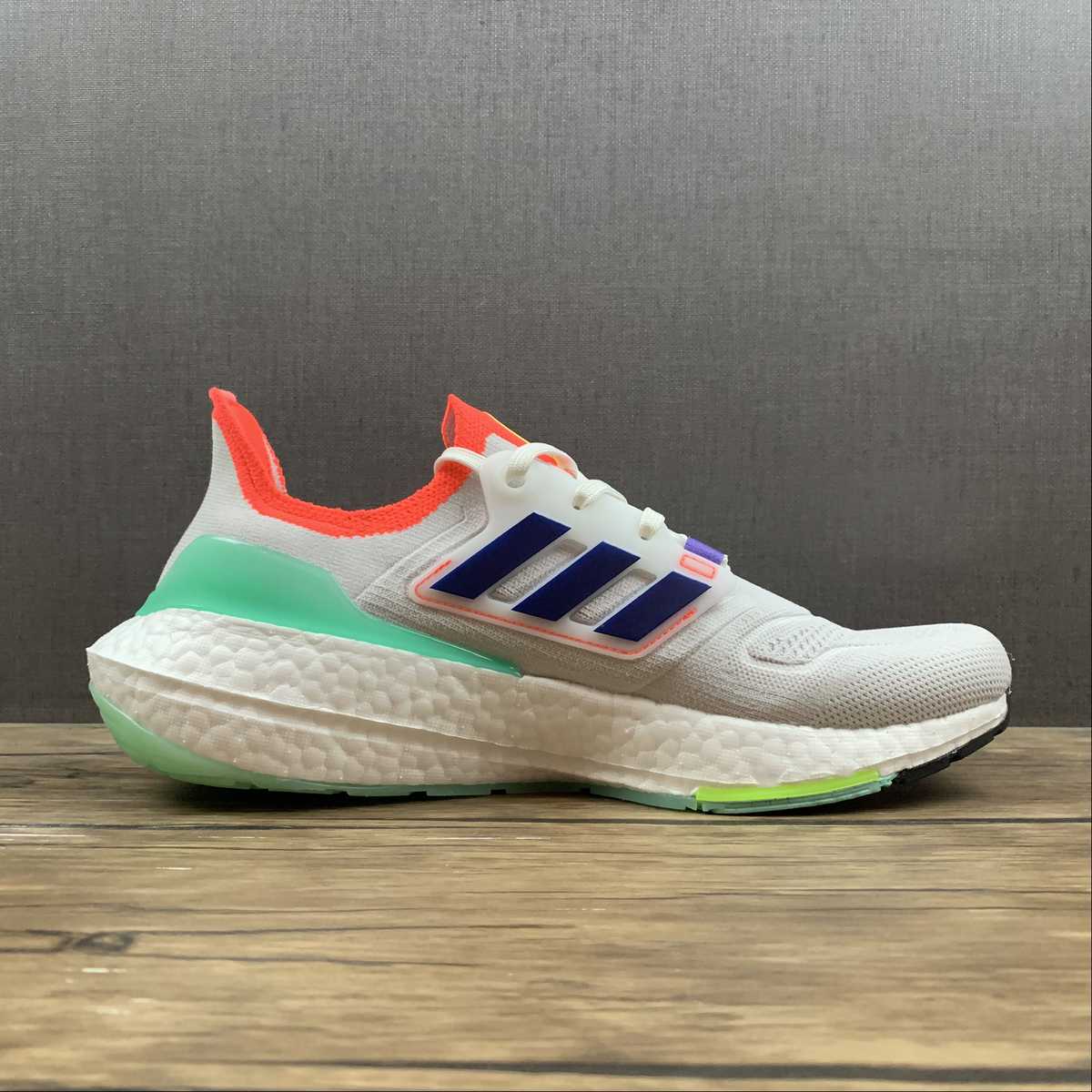 Adidas Ultraboost 22