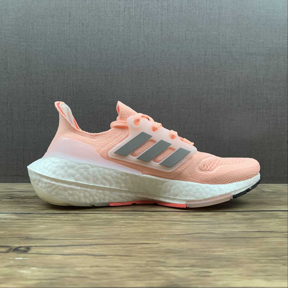 Adidas Ultraboost 22