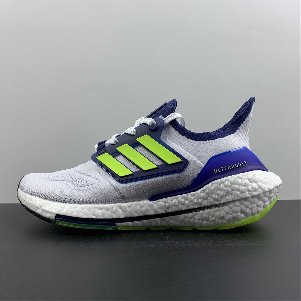 Adidas Ultraboost 22