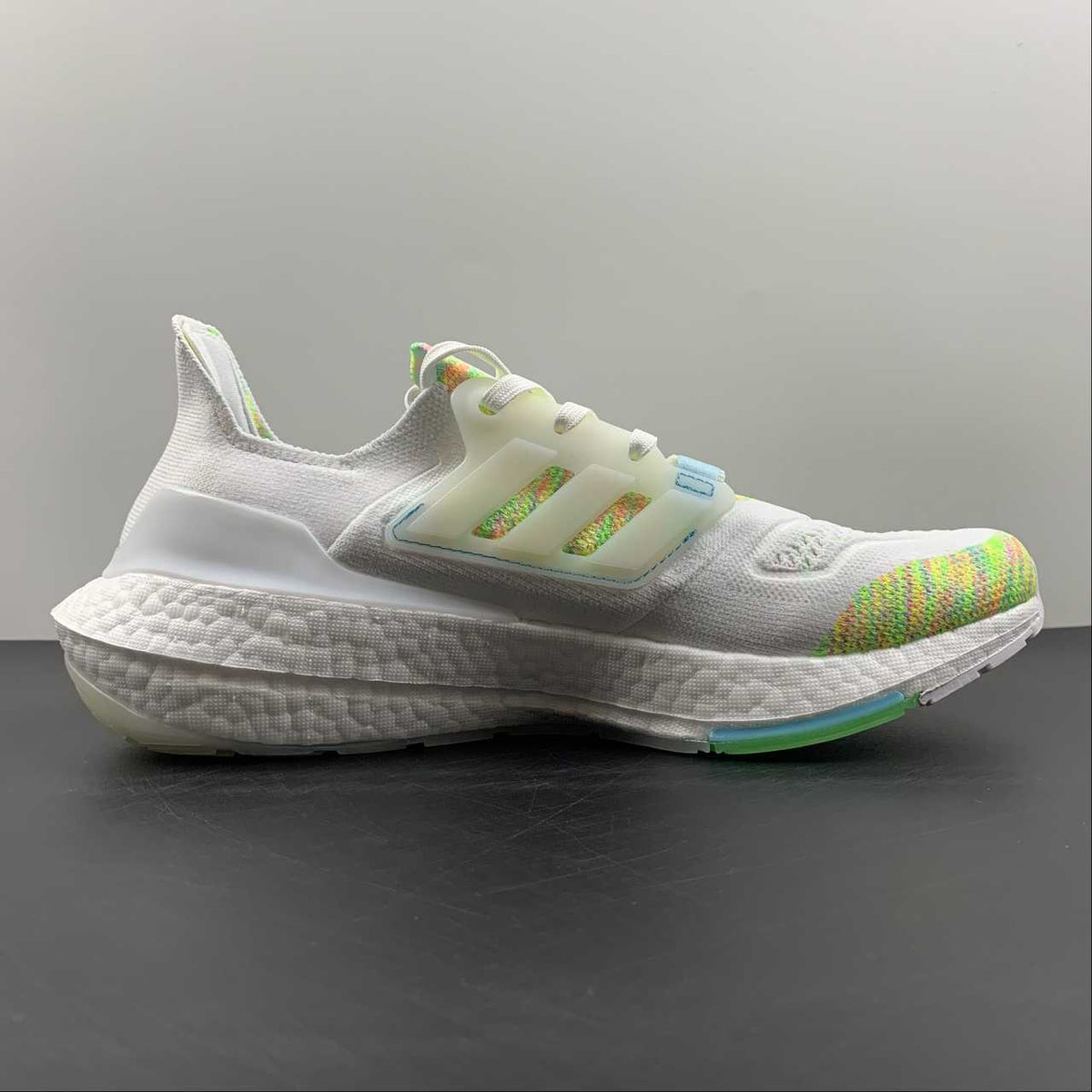 Adidas Ultraboost 22