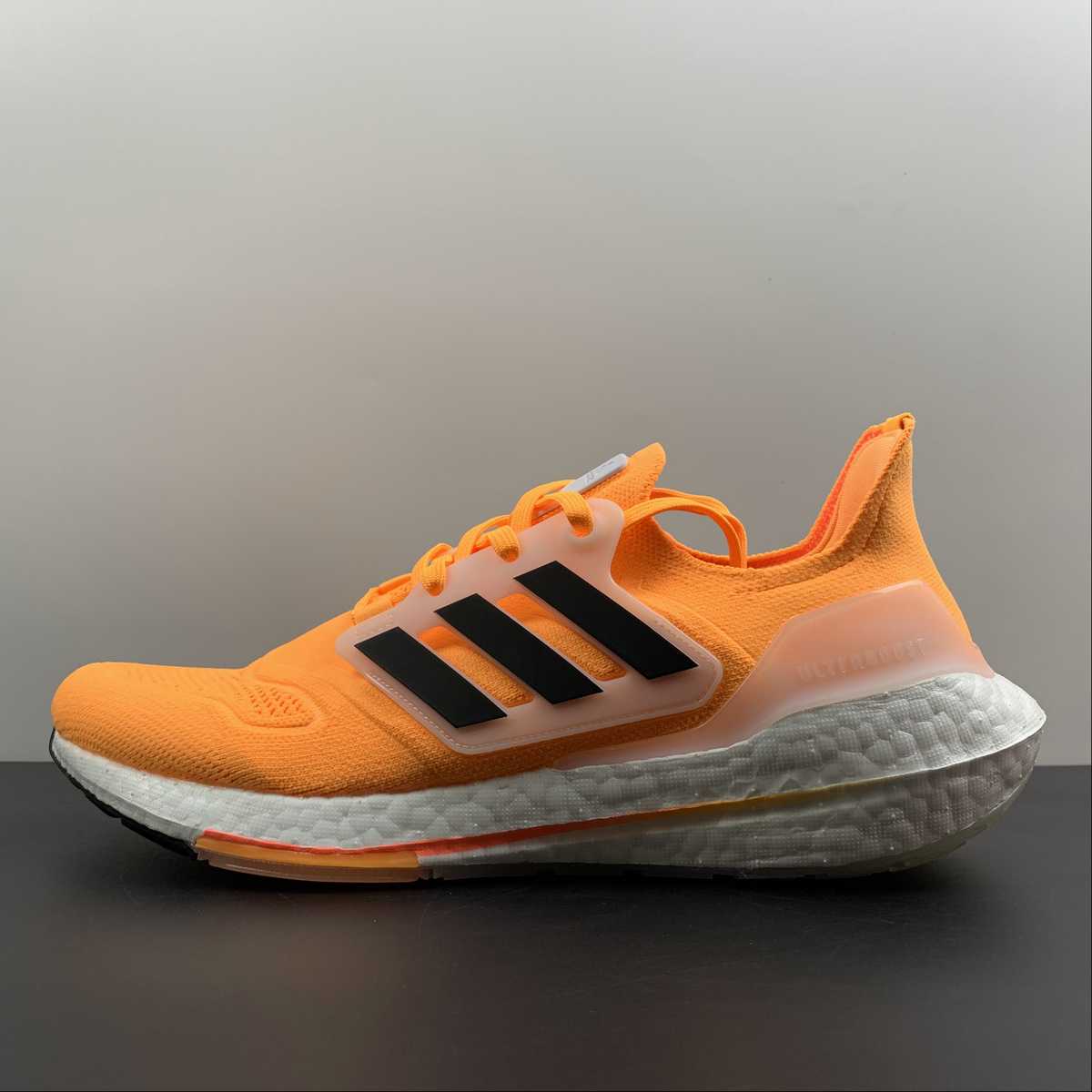Adidas Ultraboost 22