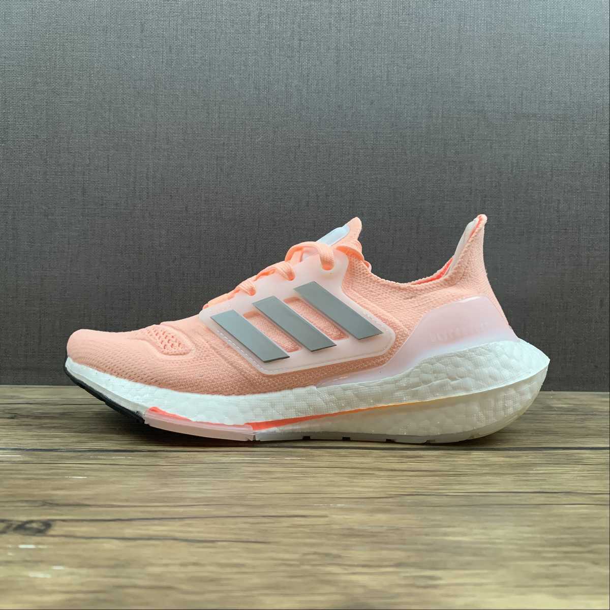 Adidas Ultraboost 22