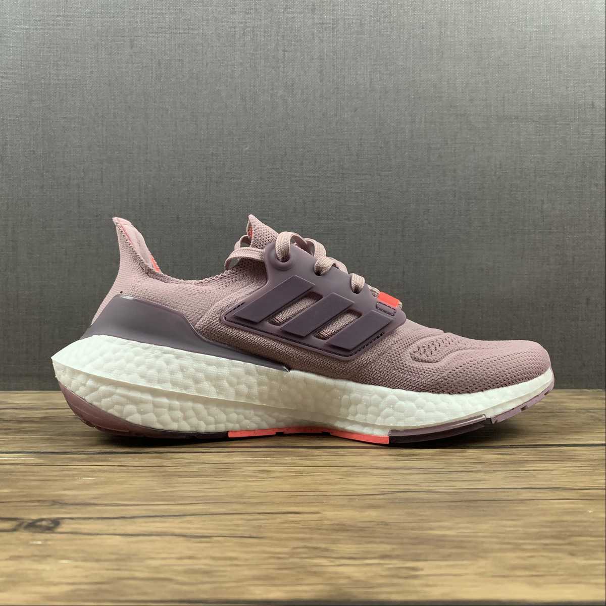 Adidas Ultraboost 22