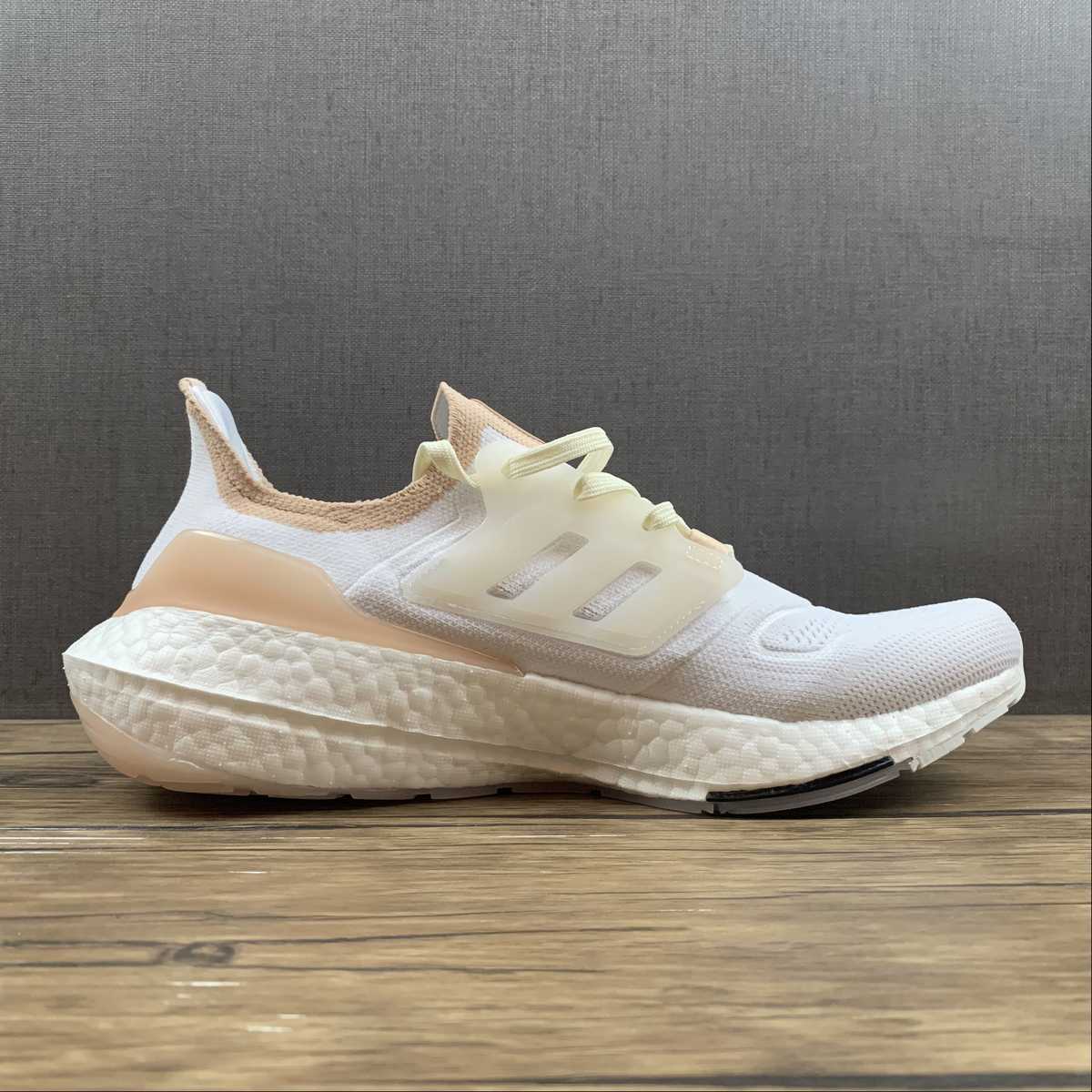 Adidas Ultraboost 22