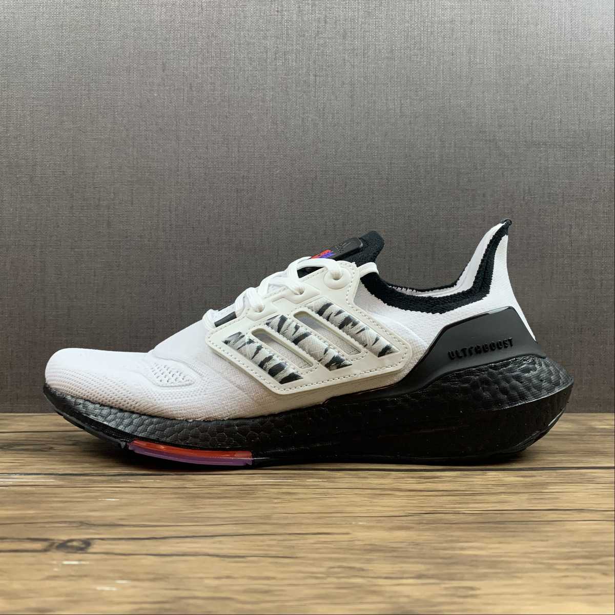 Adidas Ultraboost 22