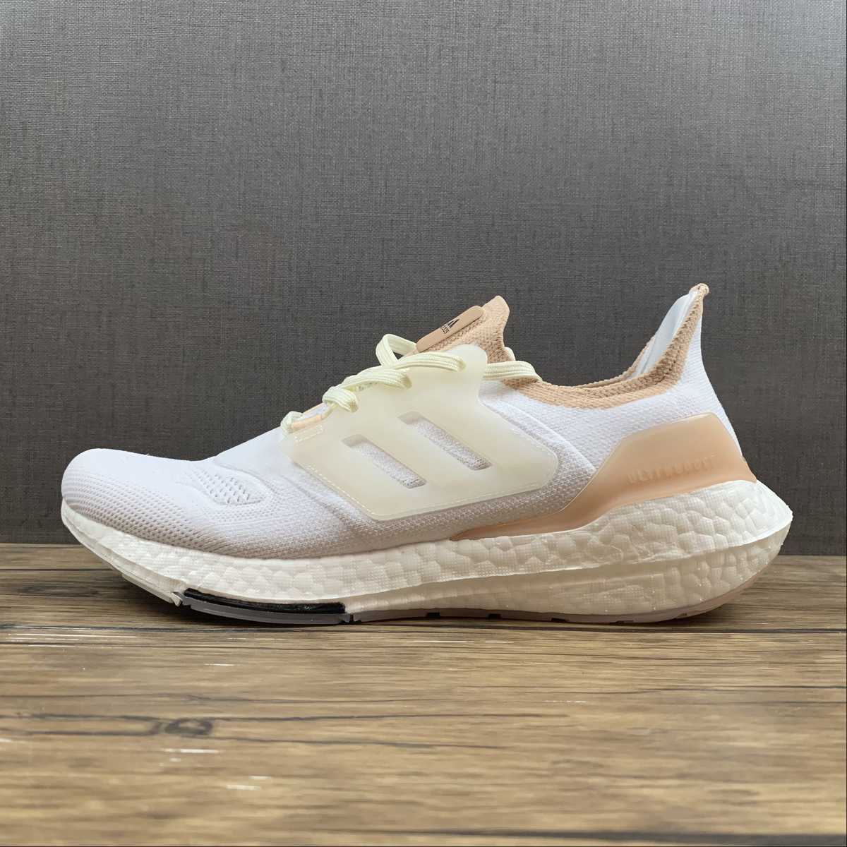 Adidas Ultraboost 22
