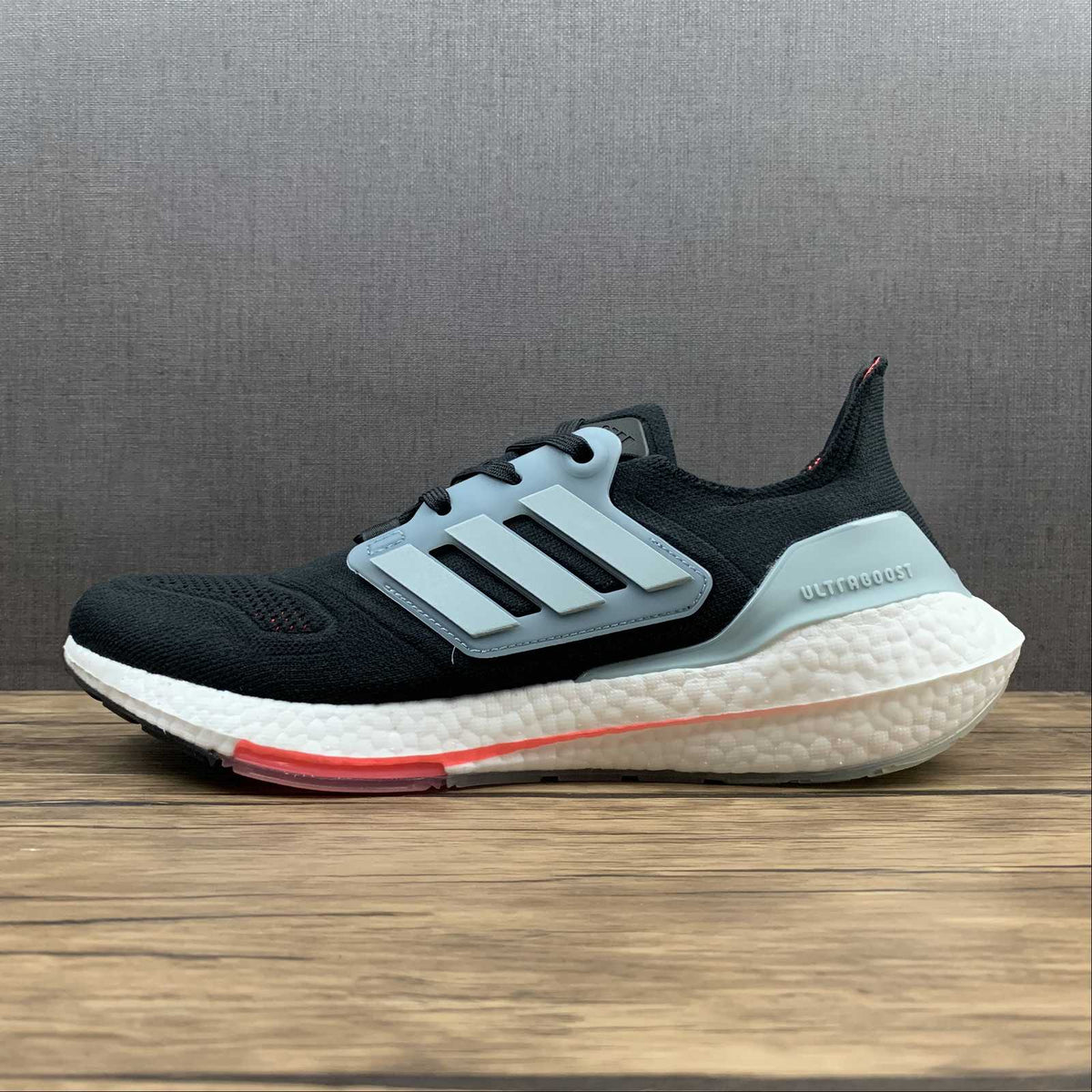 Adidas Ultraboost 22